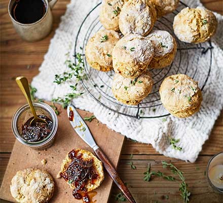 'cheesy'-vegan-scones