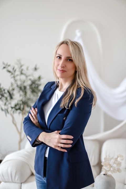 Lucie Václavíková, Realitní makléřka