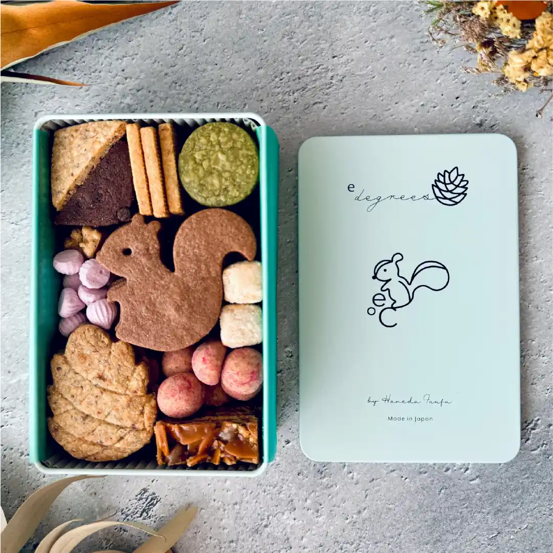 e℃ 洋菓子 / リスと戯れる森のクッキー缶
