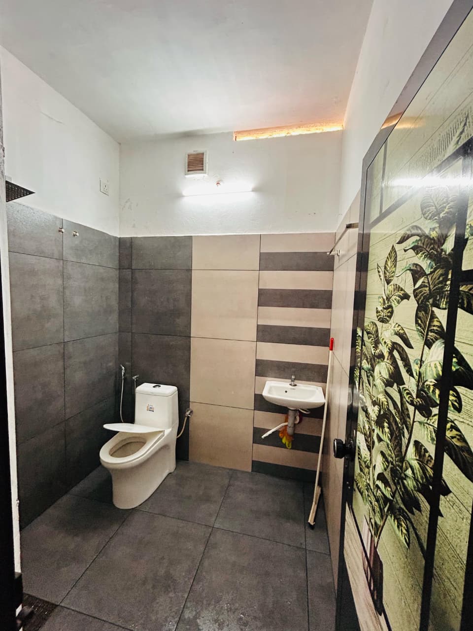 2 BHK HOUSE FOR SALE Thripunithura - Preview Thumbnail 3