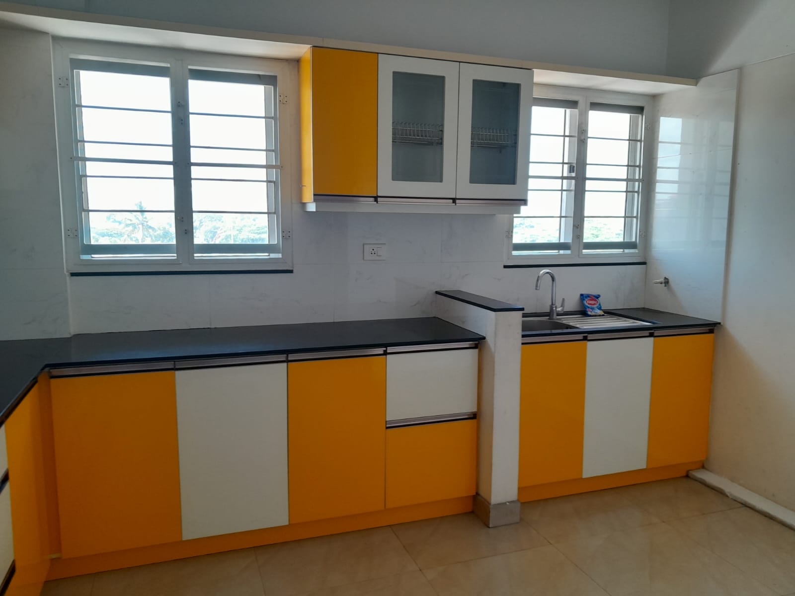 3 BHK SEMI FURNISHED APARTMENT || Asset Bellevue | Pallimukku | MG ROAD  - Preview Thumbnail 3