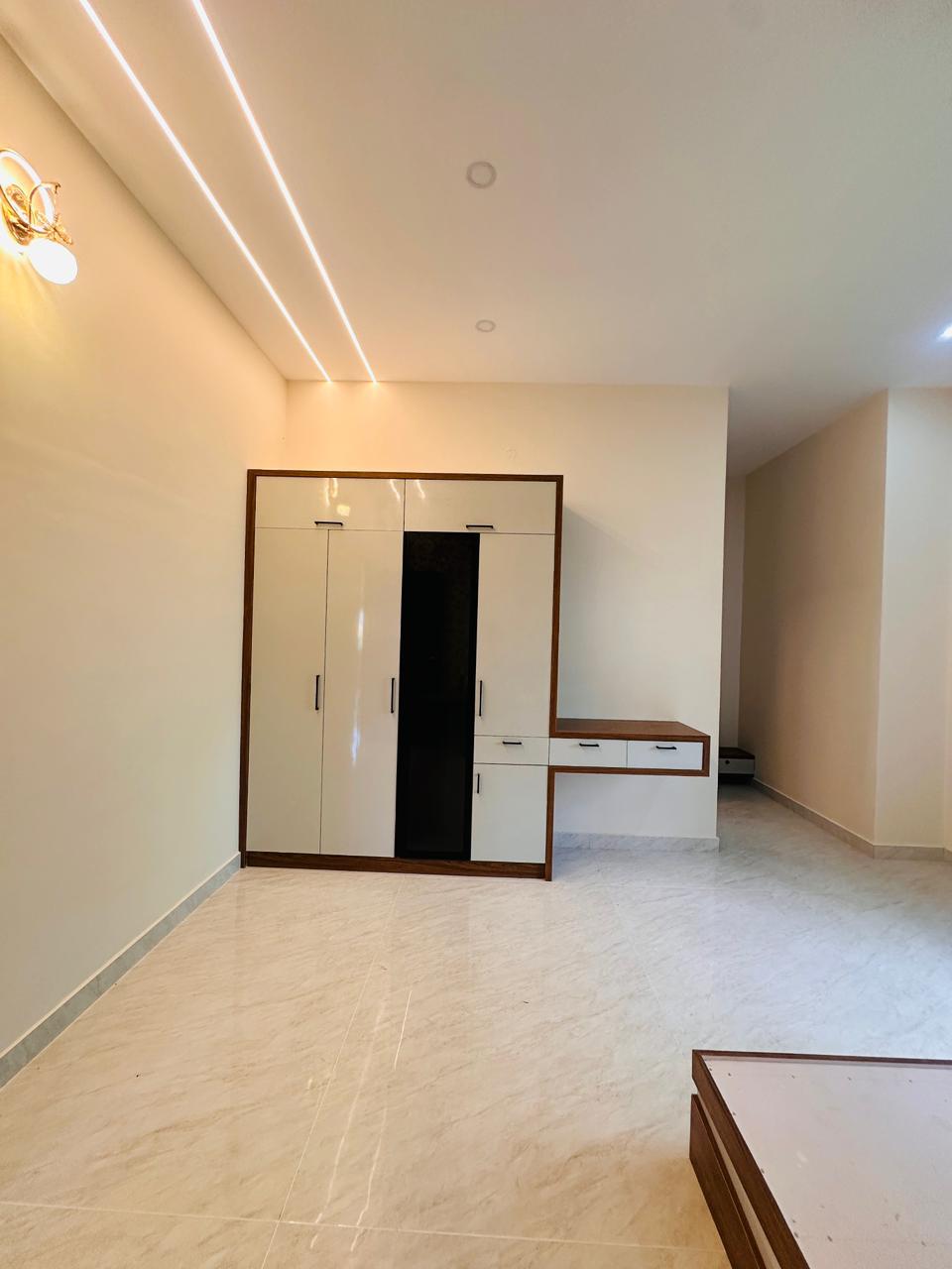 Luxury 5 BHK Villa for Sale Near Info park, Kakkanad  - Preview Image 3