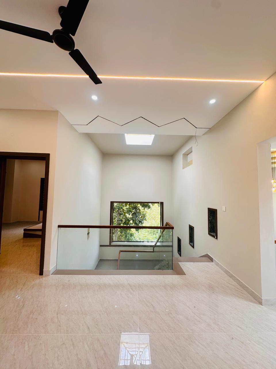 Luxury 5 BHK Villa for Sale Near Info park, Kakkanad  - Preview Thumbnail 7
