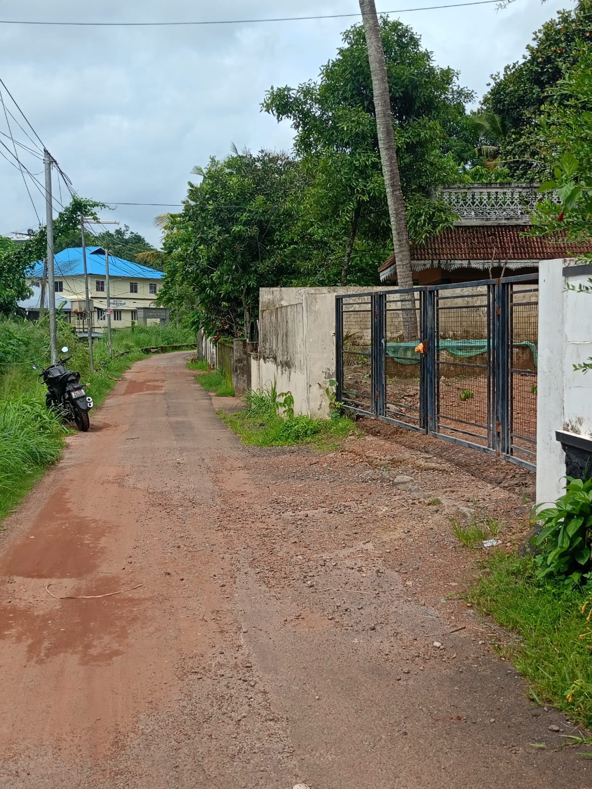 Residential Plot with House for Sale Near Infopark & Kalamassery Medical College, Kochi - Preview Image 1