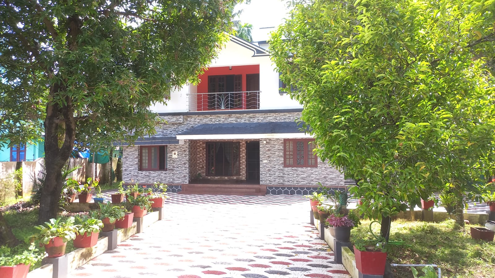 5 BHK Independent House for Sale Near Nettoor, Kochi | 20 Cent Plot | 2173 Sq.Ft - Preview Image 4