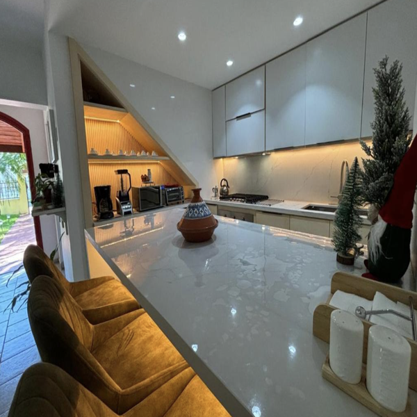 Modern home kitchen