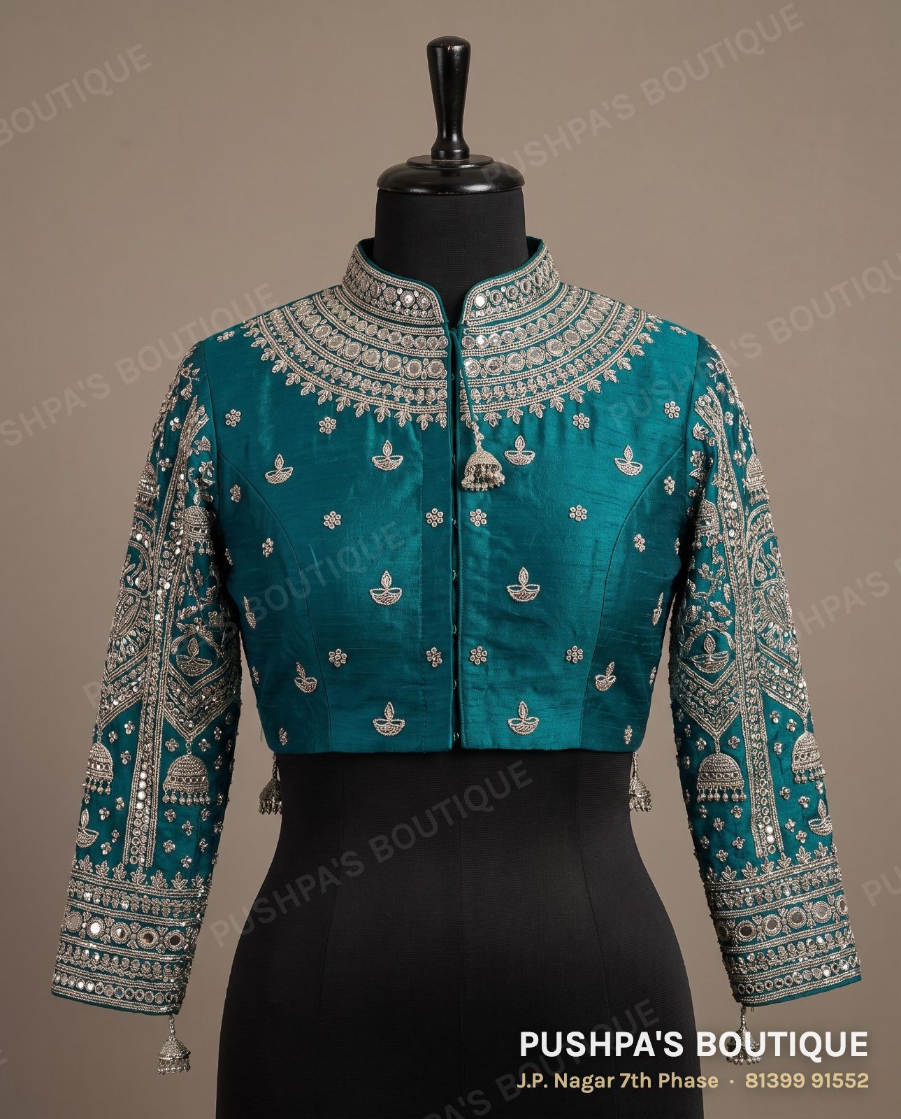Designer blouse PB-024, collar, keyhole back, full sleeve