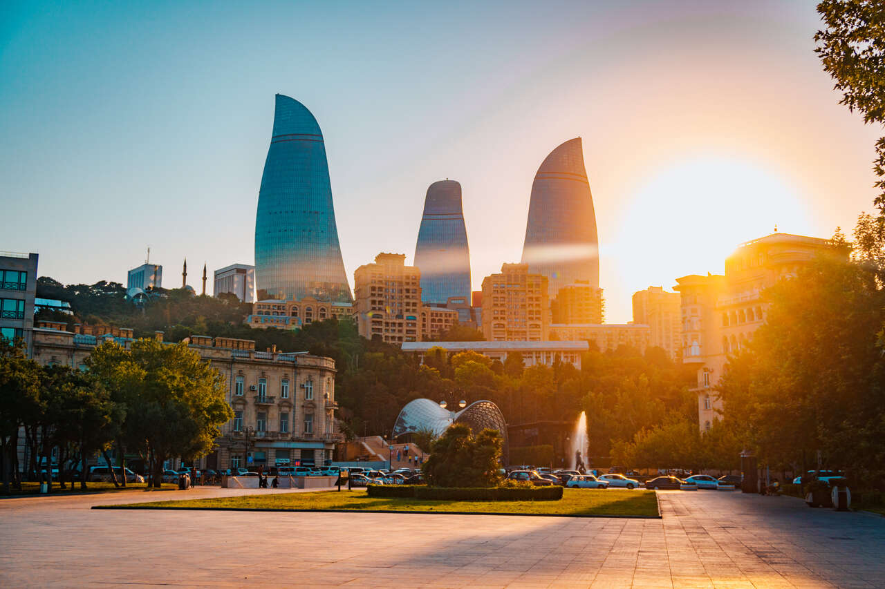 Baku Sunset Walking Tour with Funicular Ride