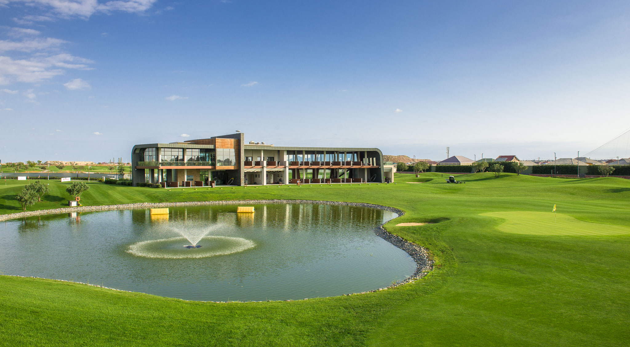 Baku: Dreamland Golf Club Tour with Instructor & Transfer — photo 2