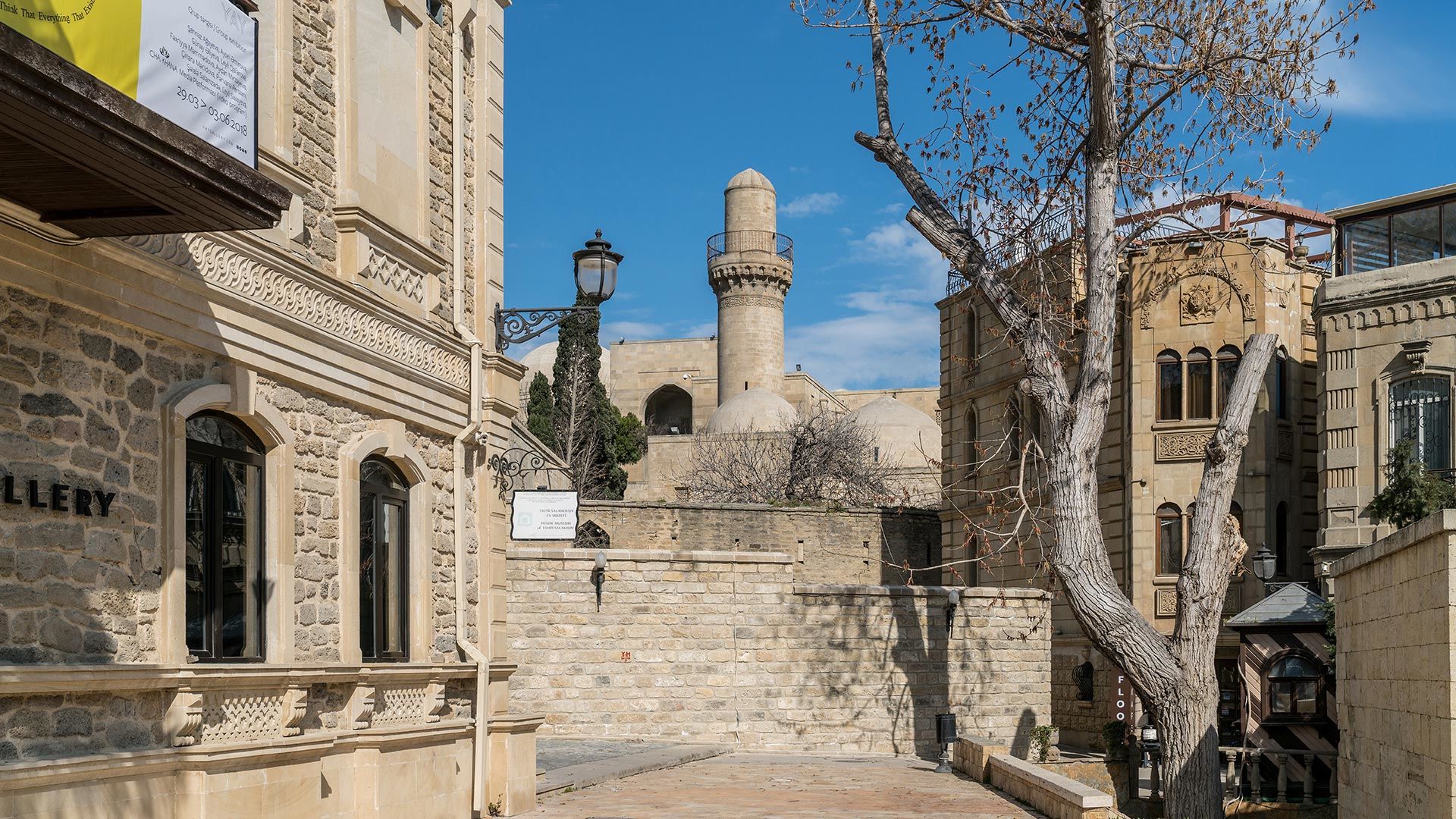 Baku Old City and Monument to Lovers and Cats Walking Tour — photo 6