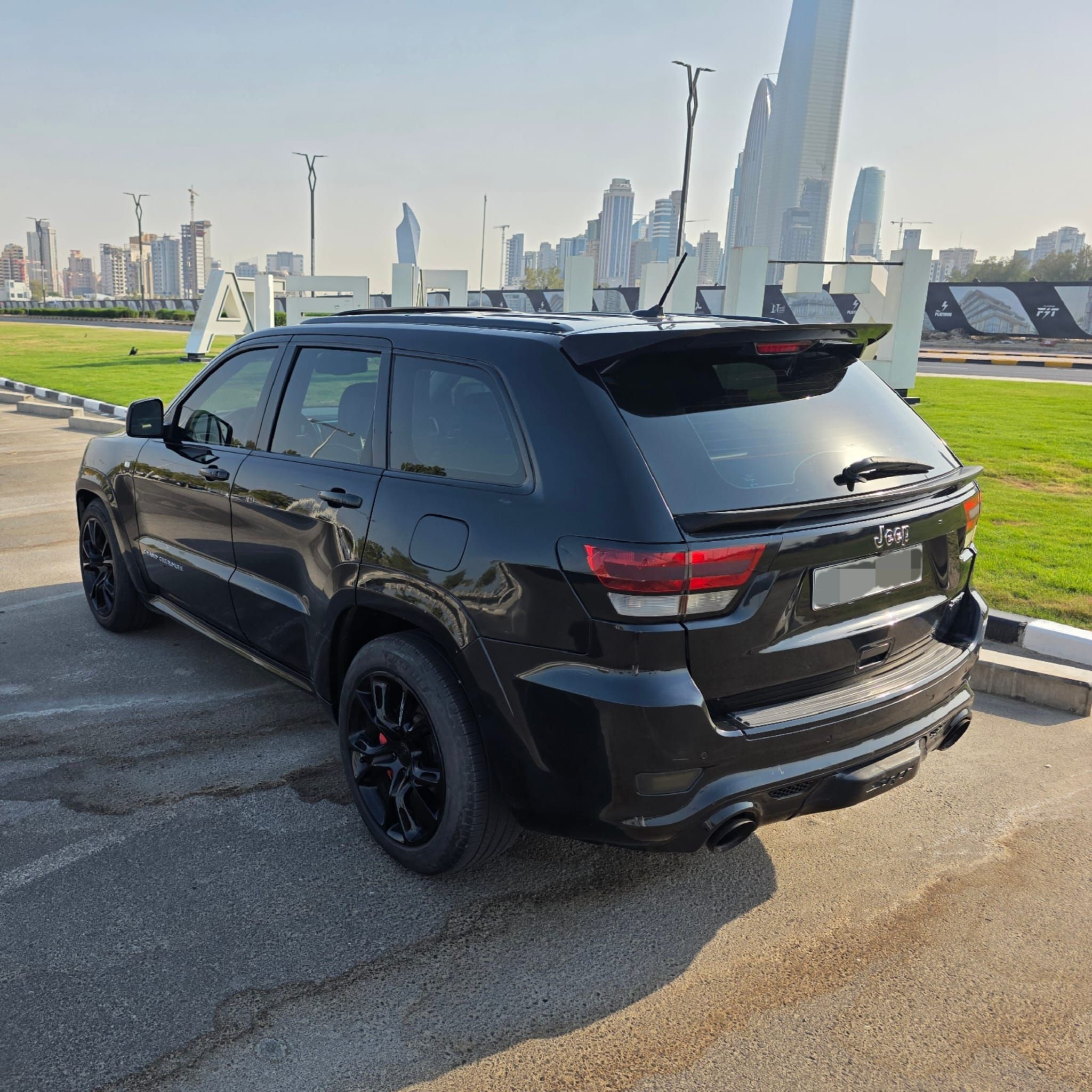 جيب قراند شروكي SRT 2012 2