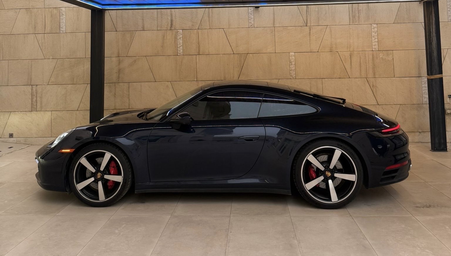 Porsche  carrera  4s 2