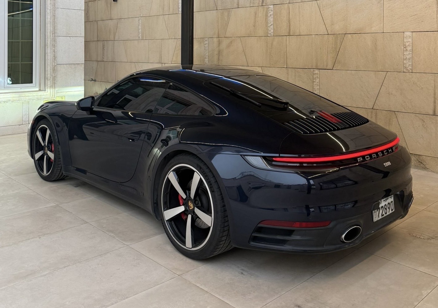 Porsche  carrera  4s 3