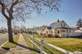 Precision Grass Cutting in Levittown