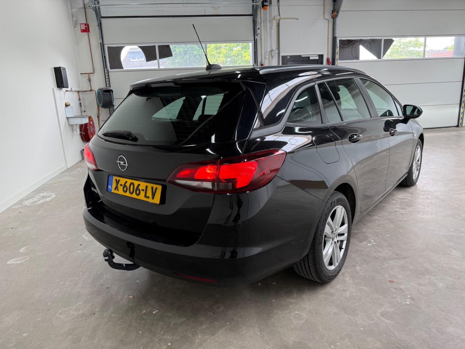 Opel Astra Sports Tourer foto 2