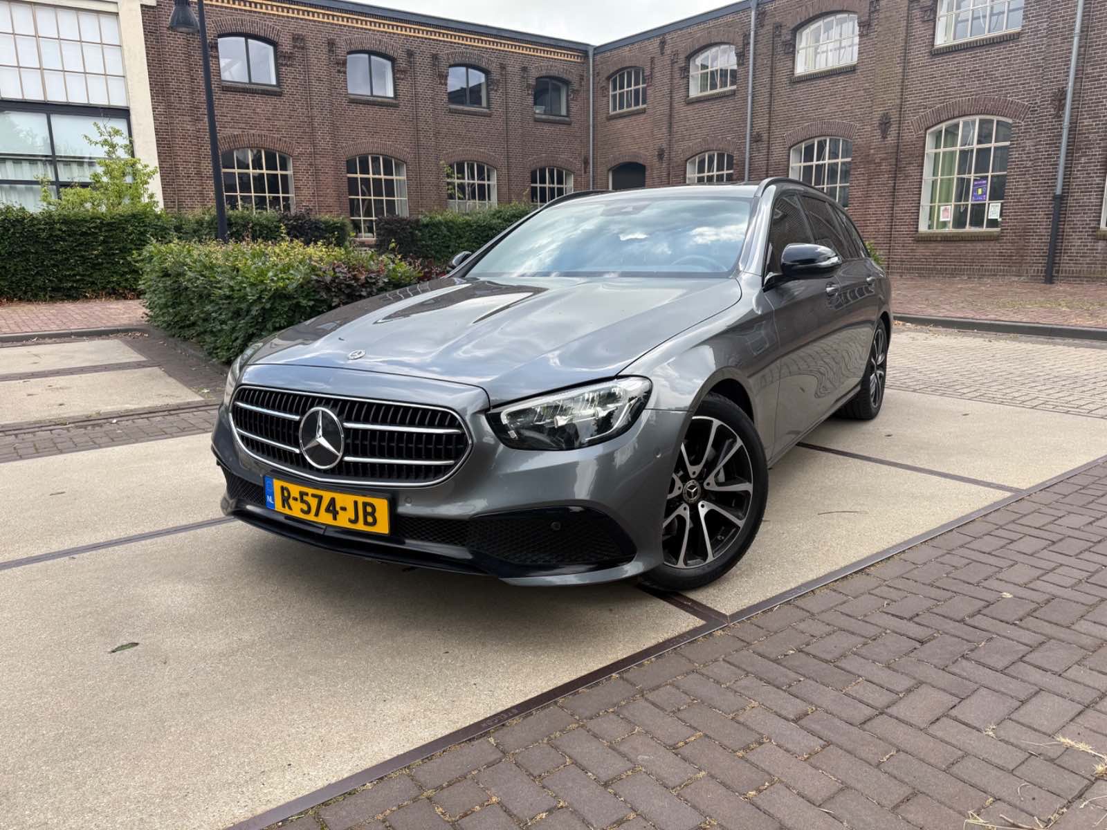 Mercedes-Benz E 200 foto 1
