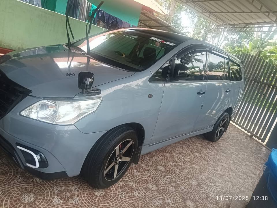 Innova 2006 model car for sale at Thiruvananthapuram