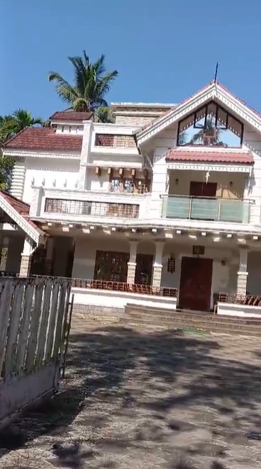 60 cent,4500 sqft House for sale at Cherthala Arukutty road,Alappuzha
