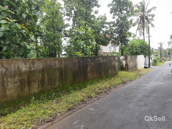 18.5 cent Land for sale at Nadathara, Poochatty, Thrissur