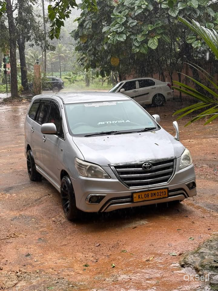 2013 model INNOVA Taxi car for sale