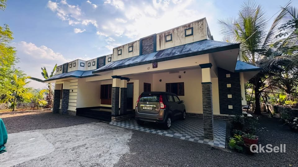 13 cent,1850 sqft House for sale at anjirappally-Erumeli route in Kottayam