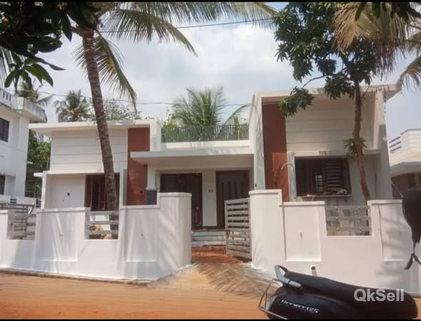 5 cent,3 bhk House for sale at Thrissur Poochatti Moorkanikkara