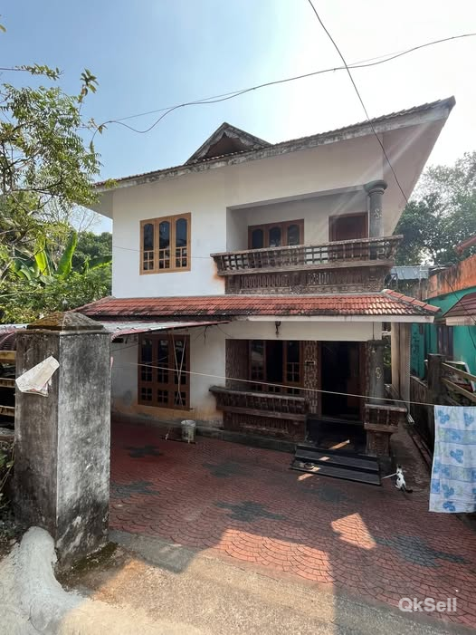 5.5 cent,1800 sqft House for sale at Pathanamthitta Kumbazha Malayalappuzha