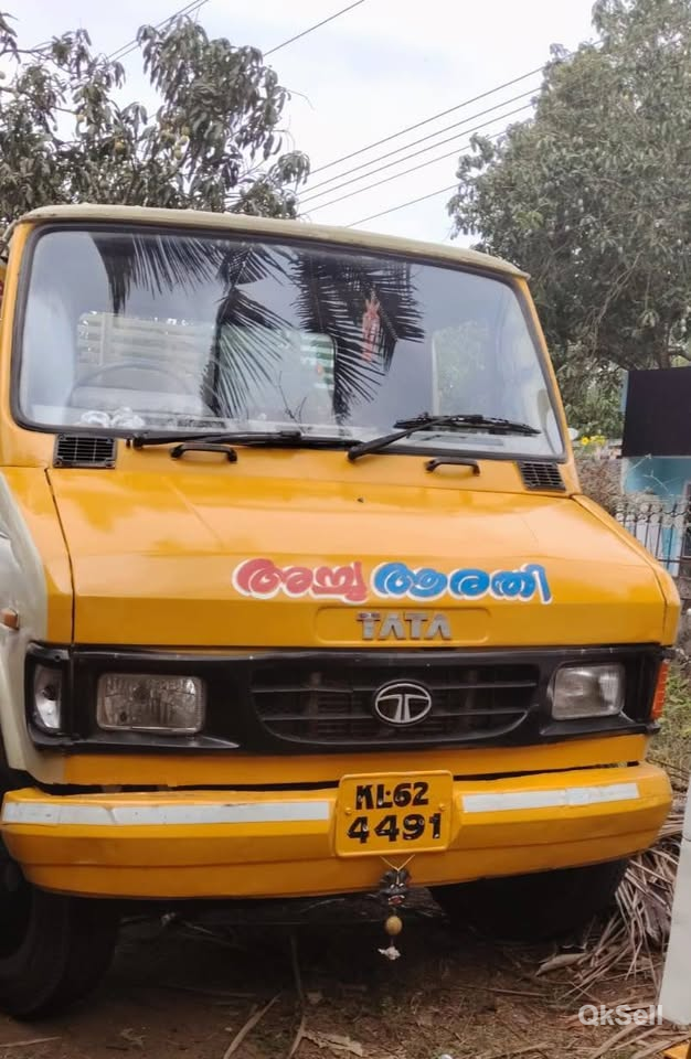 2011/ model 6 wheel 407 tipper for sale 