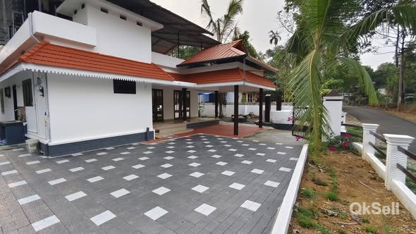 10 cent,1300 sqft House for sale at Chirakkadavu Mahadeva Temple,Kottayam