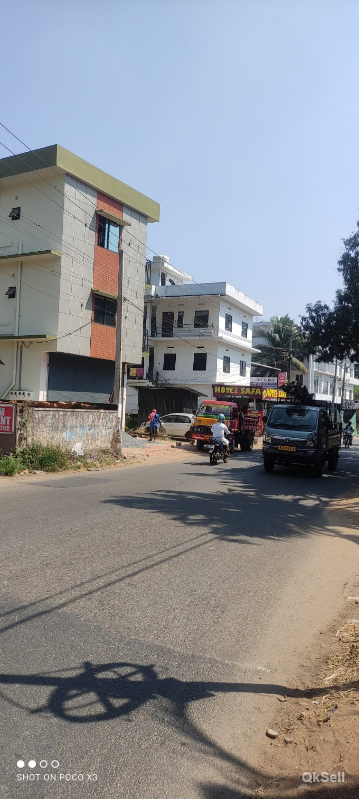 3.300 cent 2400 sqft, 3 floor apartment for sale at Edappally pukkattupady road,Ernakulam