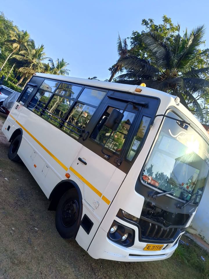2025 model Mahindra cruiz bus for sale