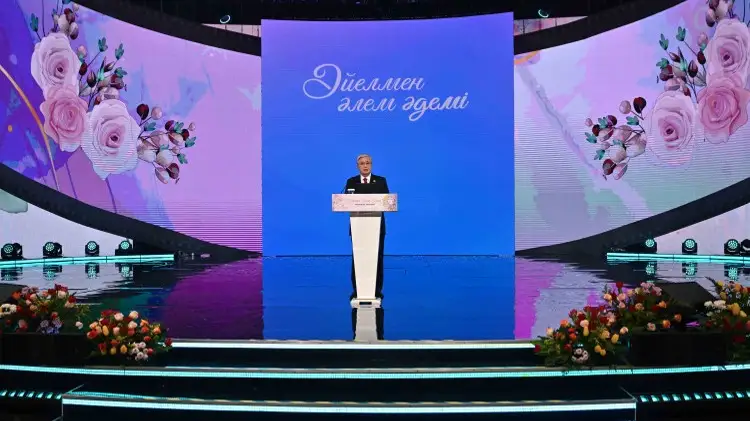 Тоқаев әйелдер қауымын Халықаралық әйелдер күнімен құттықтады