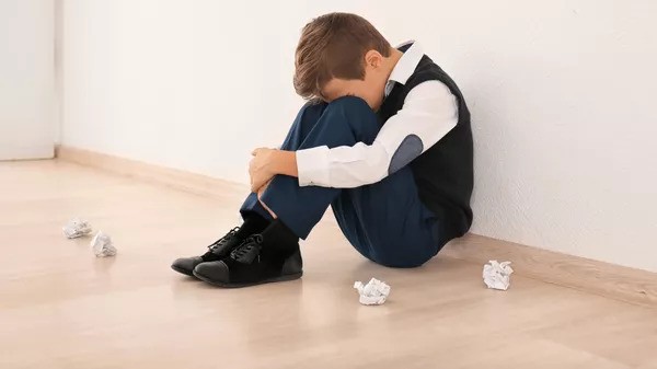 Атырауда 5 директор мектепте оқушылардың таяқ жегенін жасырып қалған