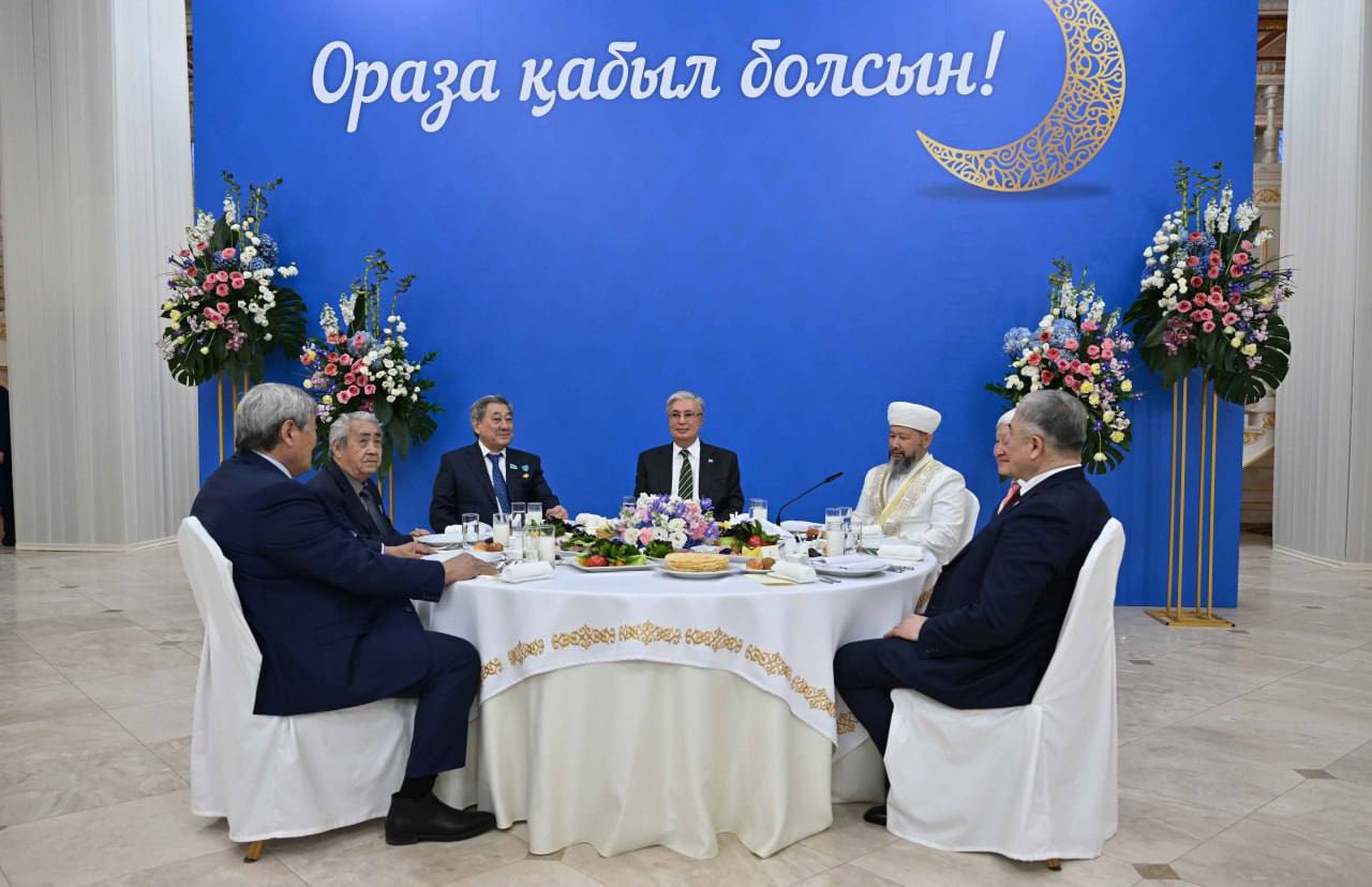 Мемлекет басшысы Ұлттық құрылтай мүшелеріне ауызашар берді