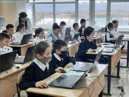Елімізде оқушылардың білімін тексеретін кешенді тестілеу басталды