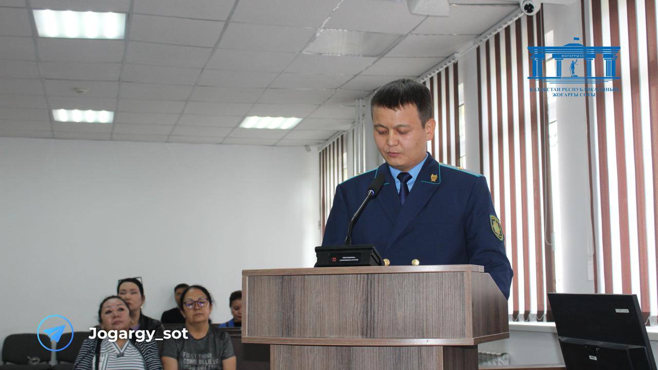 Прокурор Алматыда автобус жүргізушісін соққыға жыққан айыпталушыға 8 жыл сұрады
