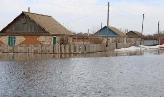 Более 61 тысячи казахстанцев вернулись в свои дома после паводков