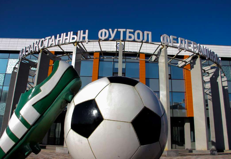 КФФ сделала заявление о зарплате Черчесова