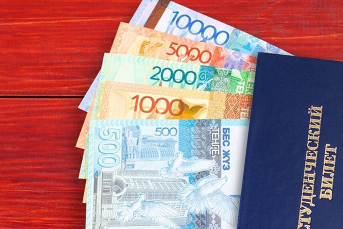 Жаңа оқу жылынан бастап студенттердің шәкіртақысы өседі