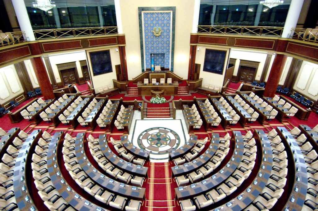 Қазақстан Парламенті депутаттары демалысқа кетті