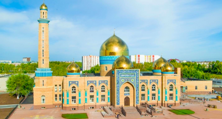 Главный имам Костанайской области сел пьяным за руль