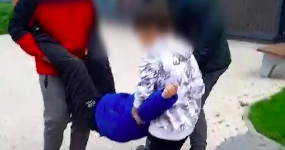 Родителей школьников в Астане накажут за пранк с 7-летним мальчиком