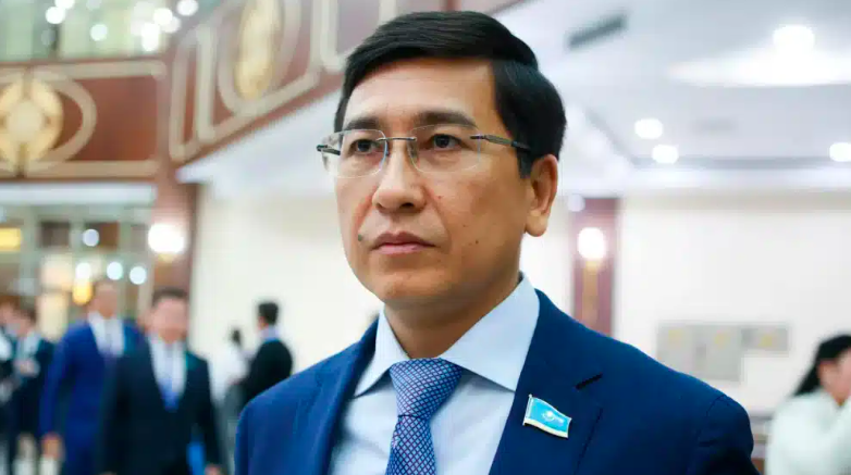 Аймагамбетов раскритиковал Минтруд за идею лишить работающих пенсионеров пенсии