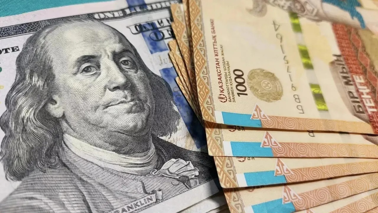 Айырбастау пунктерінде доллар 512-517 теңгеден сатылып жатыр