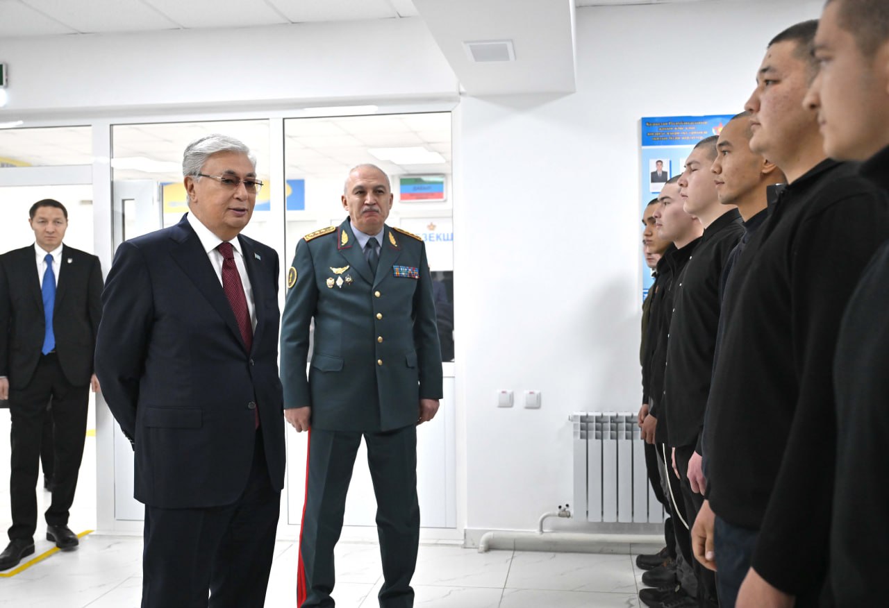 Тоқаев әскерге шақырылған азаматтармен әңгімелесті