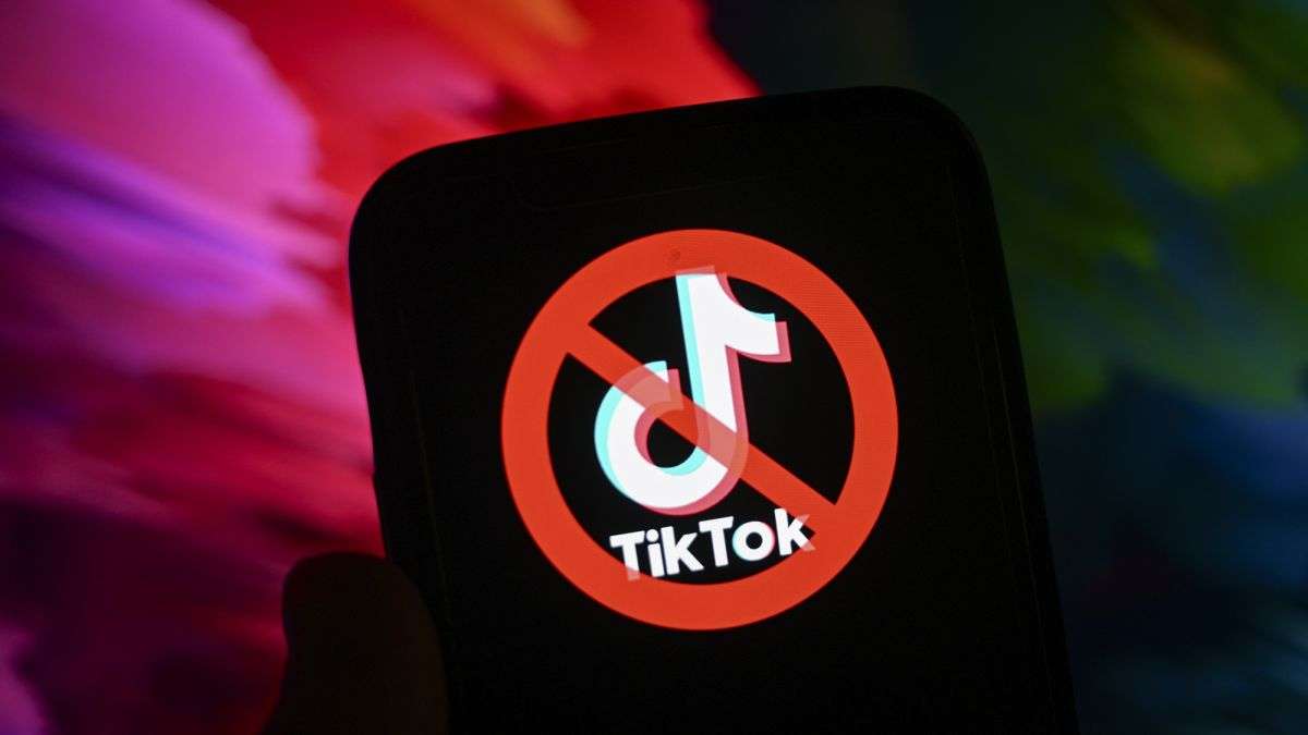Жеткіншектің өлімінен кейін Албанияда TikTok-қа тыйым салынды