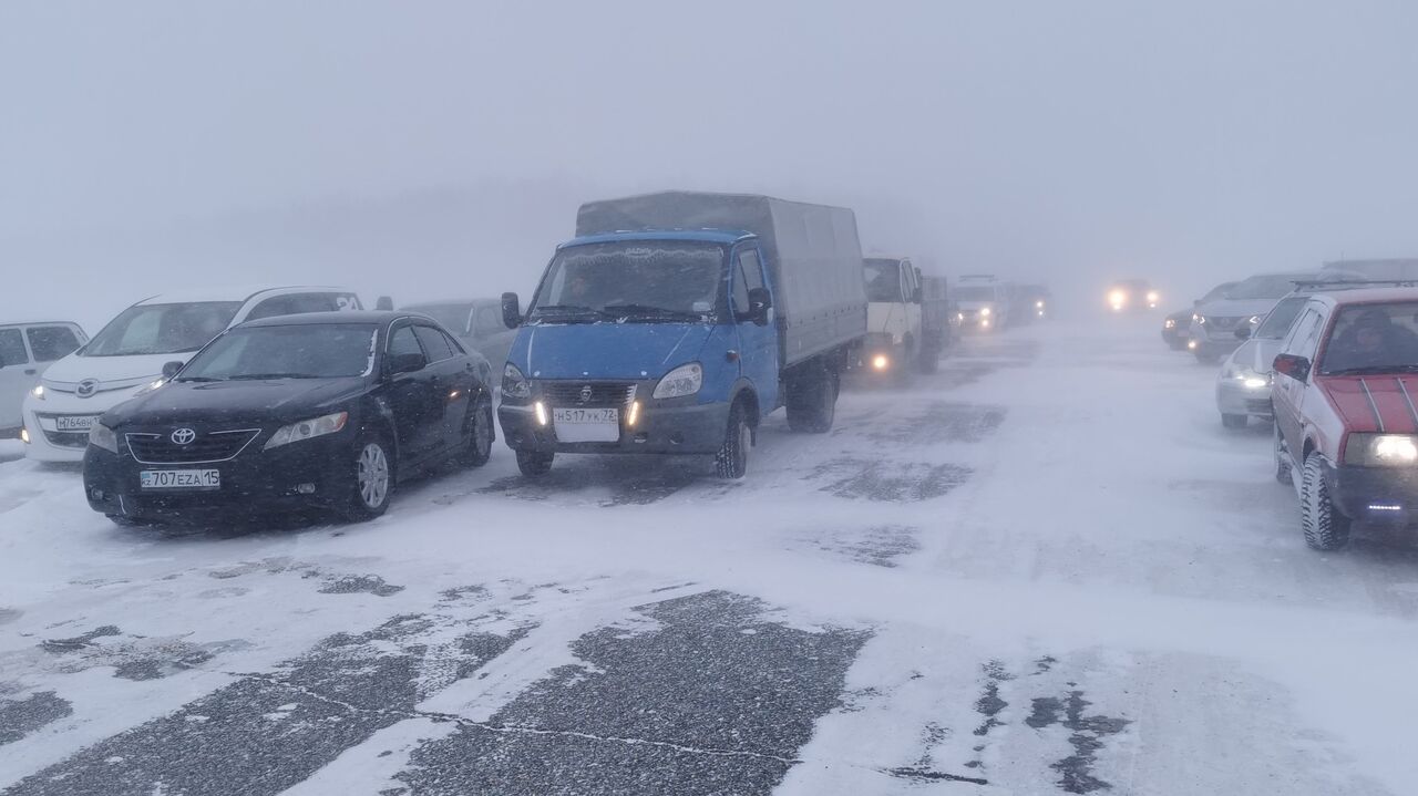 Қатты боран салдарынан республикалық маңызы бар жолдар жабылды