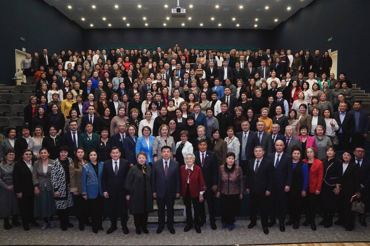 Ғани Бейсембаев елордалық білім беру ұйымдарының директорларымен кездесті