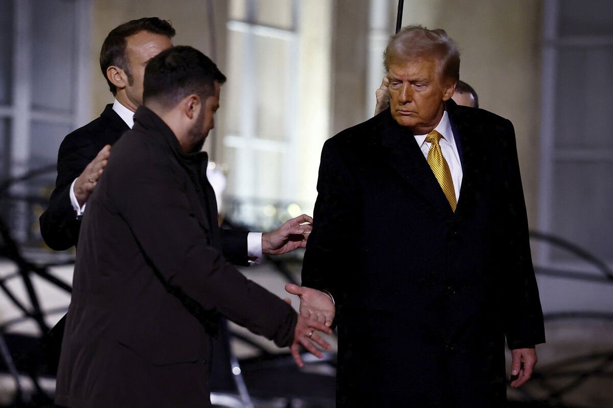 Трамп Украинаға көмектескені үшін сирек кездесетін металдарын сұрап отыр