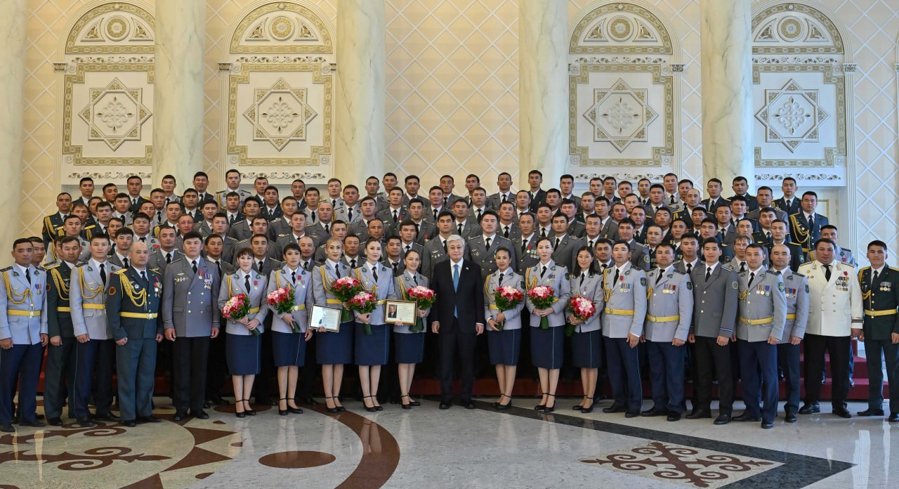 Президент күштік құрылым қызметкерлерін марапаттады